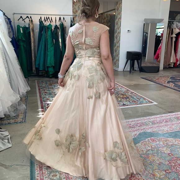 Beautiful Champagne Embroidered Mother of The Bride Evening Dress - Picture 2 of 7